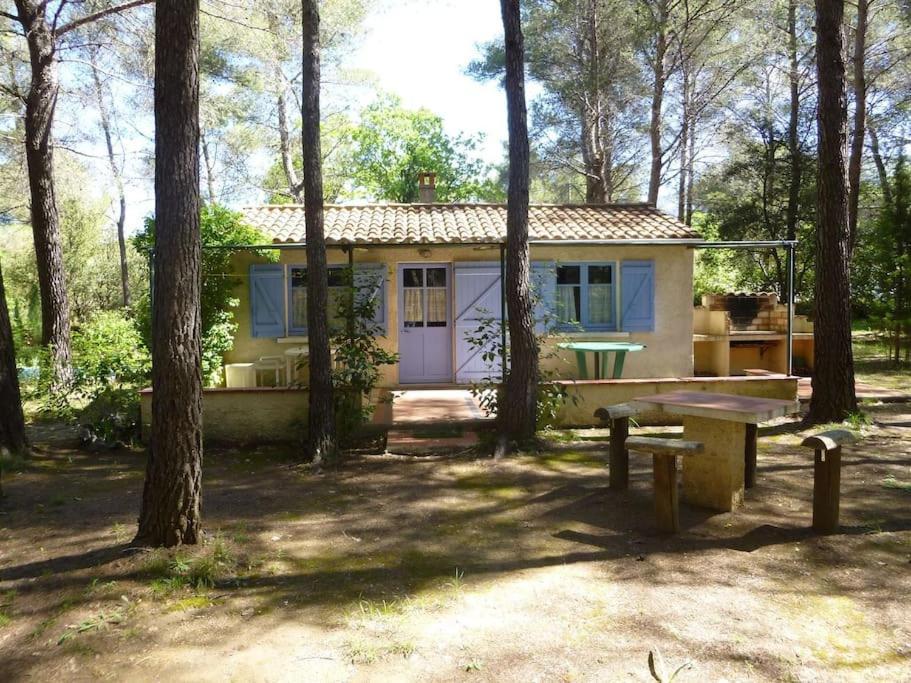 Maisonnette En Pleine Nature Le Beausset Bagian luar foto