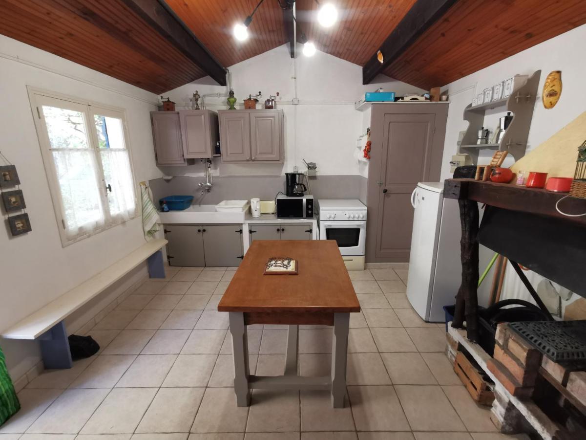 Maisonnette En Pleine Nature Le Beausset Bagian luar foto